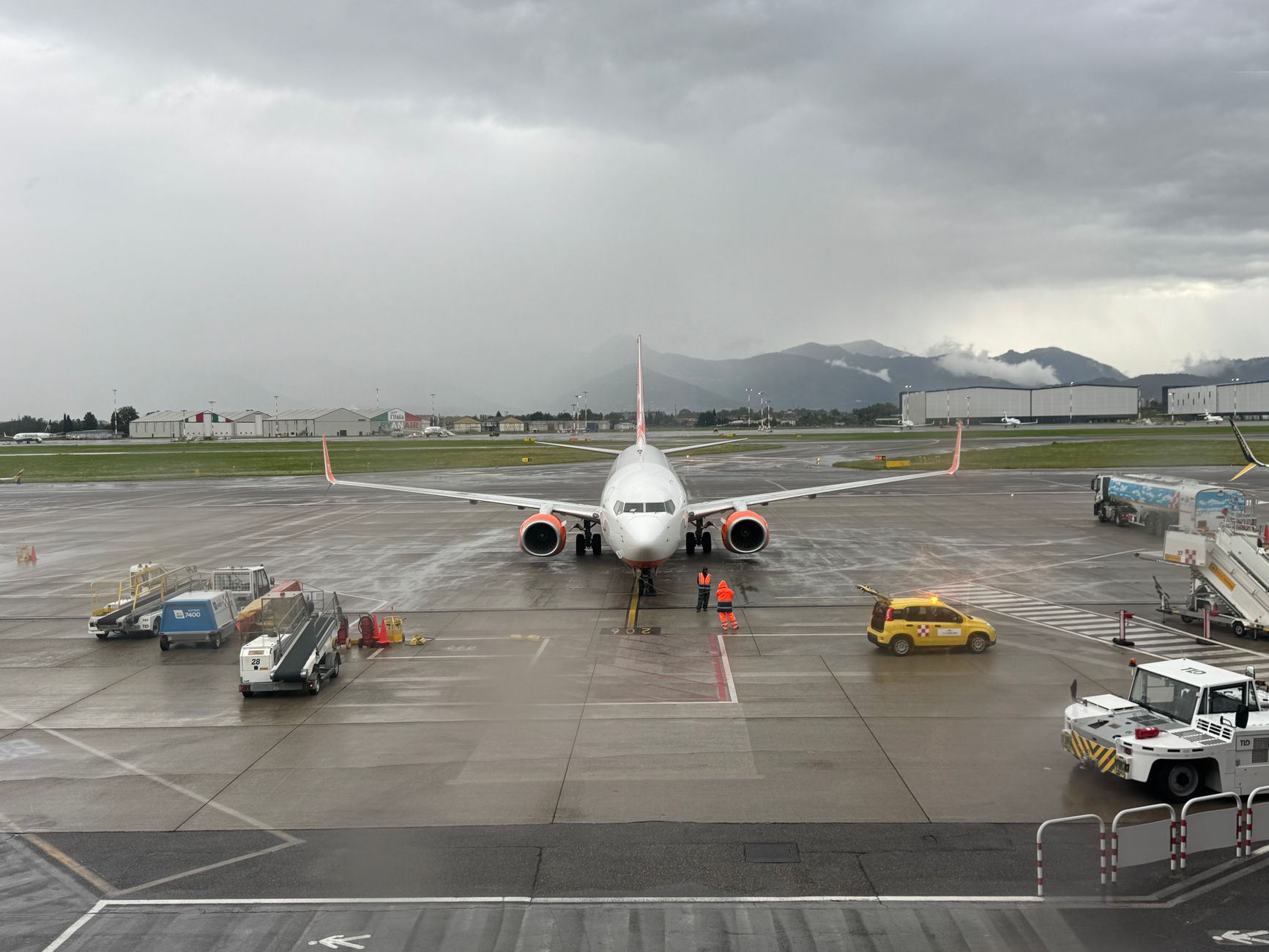 Airport scuffle video reveals the real story behind incident